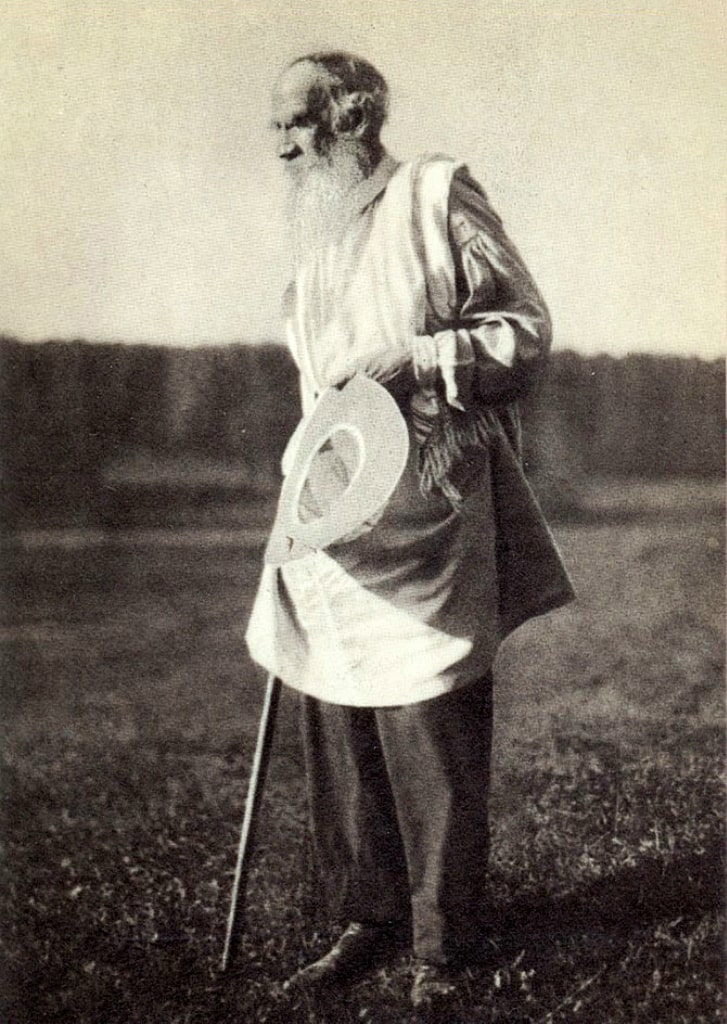 1905-YAsnaya-Polyana.-L.-N.-Tolstoy-vozvrashhaetsya-s-kupaniya-na-reke-Voronke