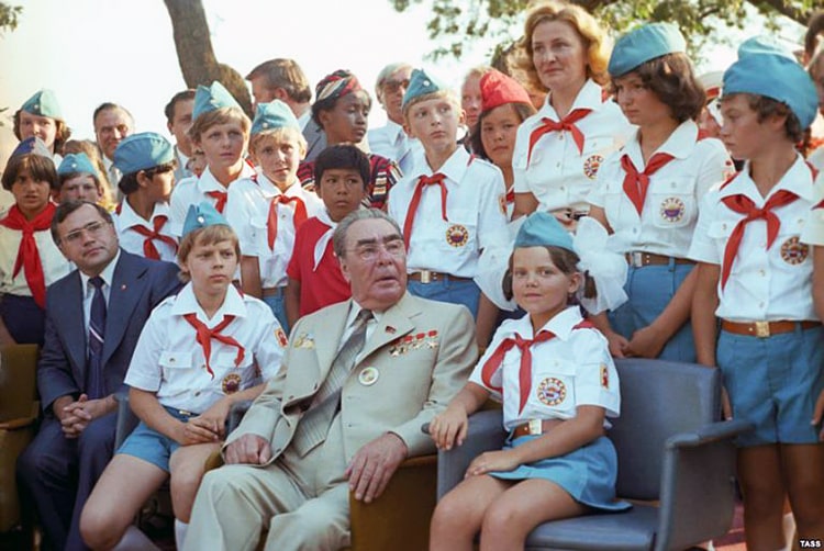 Brezhnev-i-pioneryi-interesnyefakty.org