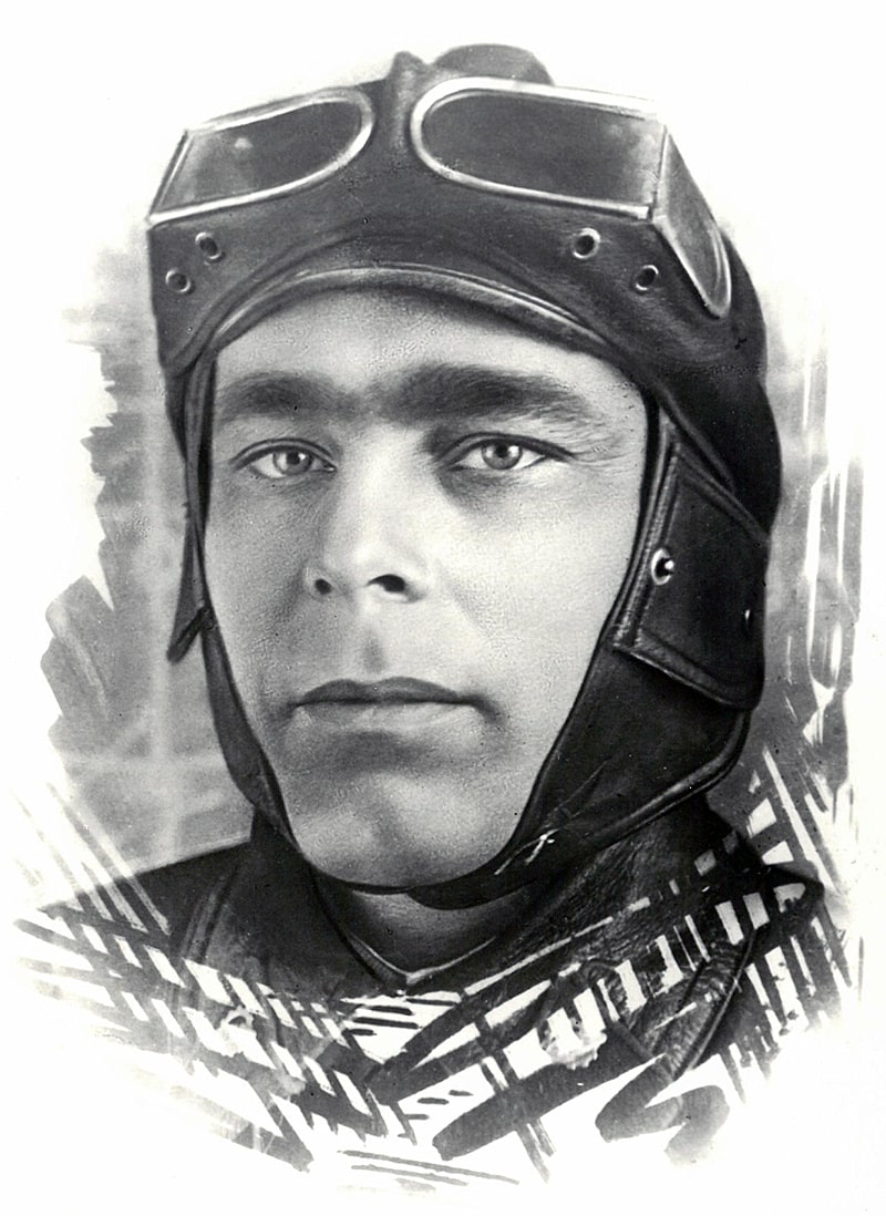 Brezhnev-kursant-Zabaykalskoy-bronetankovoy-shkolyi-1936