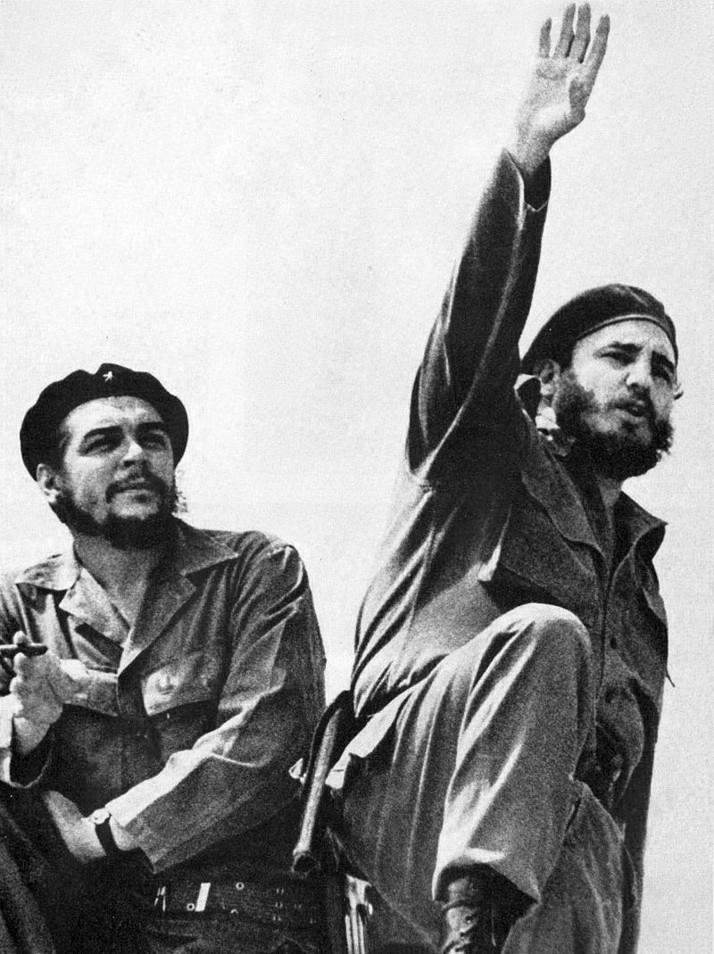 CHe-Gevara-sleva-i-Fidel-Kastro