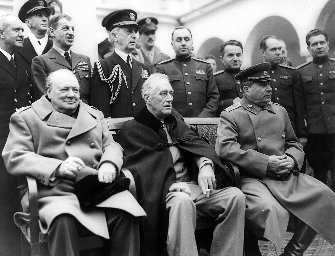 CHerchill-Ruzvelt-Stalin-na-YAltinskoy-konferentsii