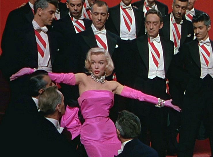 Foto-Me`rilin-Monro-v-filme-Dzhentlmenyi-predpochitayut-blondinok-1953