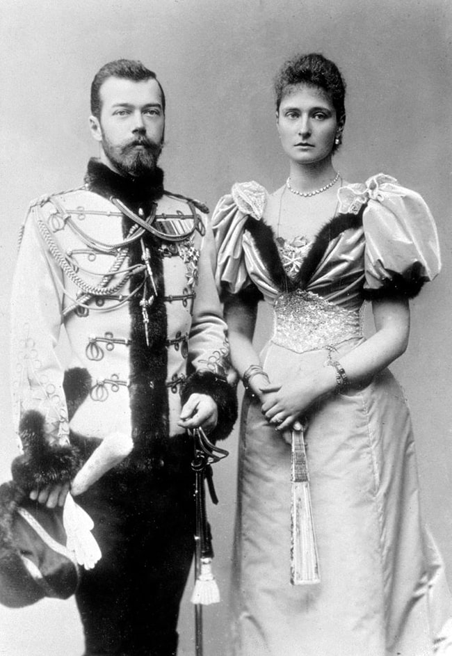 Imperator-Nikolay-II-i-imperatritsa-Aleksandra-Feodorovna