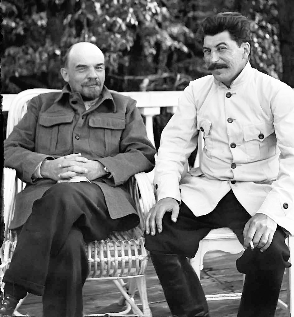 Lenin-i-Stalin-v-Gorkah-1922-god