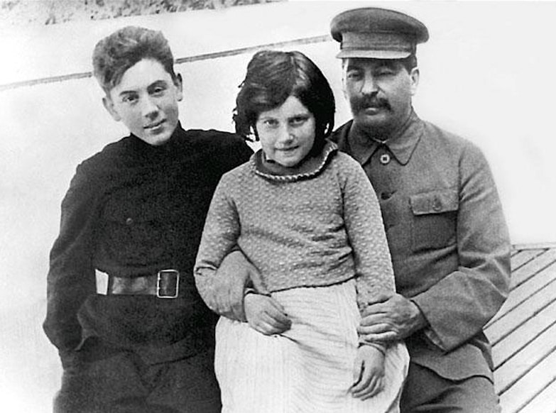 Stalin-so-svoimi-detmi