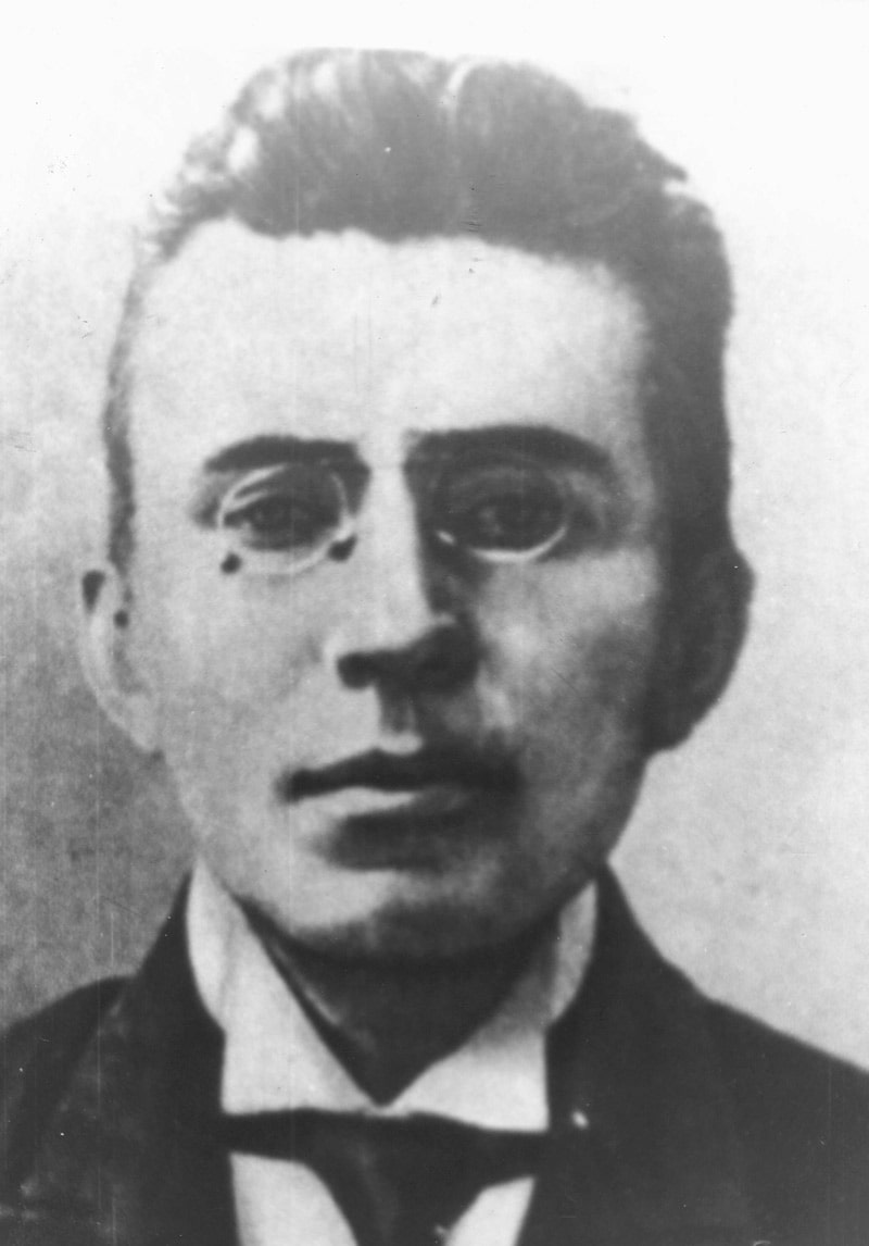 anton-makarenko-8