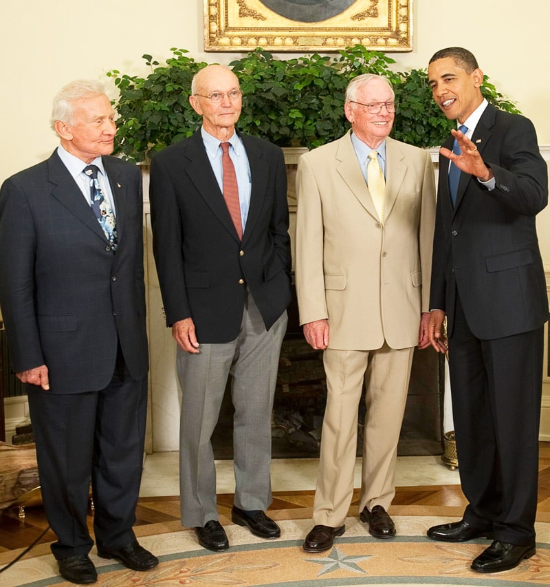 bazz-oldrin-majkl-kollinz-nil-armstrong-i-barak-obama