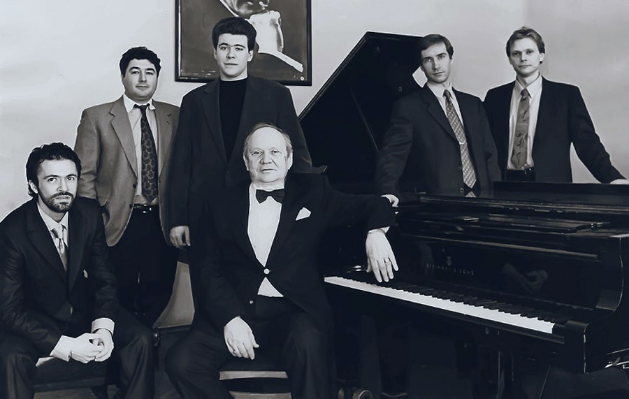 denis-uchilsya-v-klasse-professora-sergeya-dorenskogo