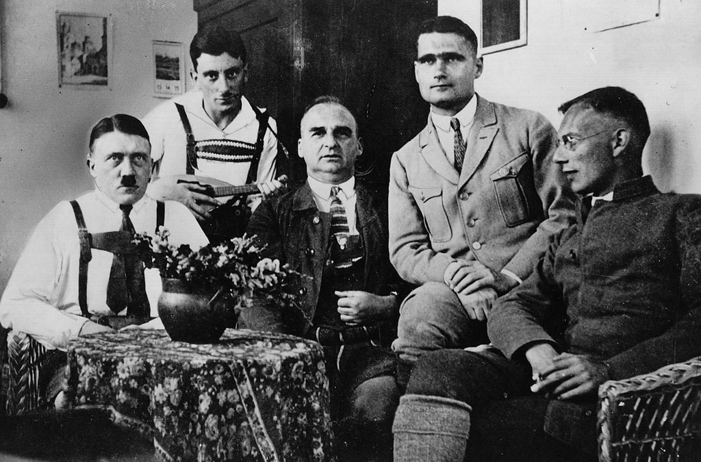 gitler-moris-kribel-gess-veber-tyurma-landsberga-v-1924-1