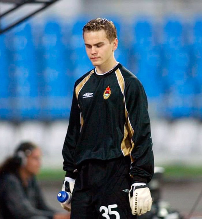 igor-akinfeev-v-yunosti