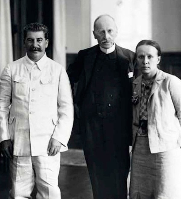 iosif-stalin-romen-rollan-i-ego-zhena