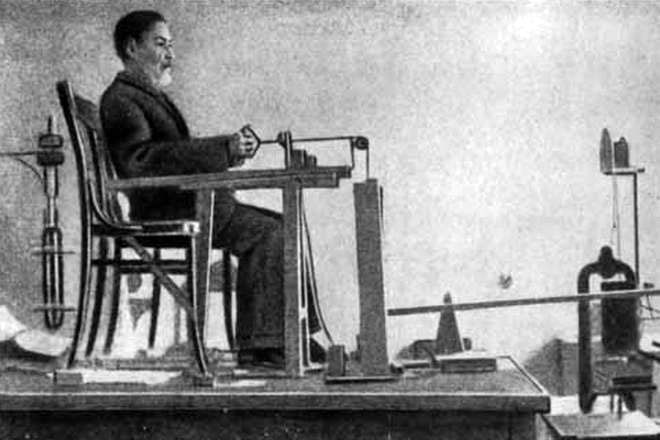 ivan-sechenov-provodit-opyt-s-ergografom