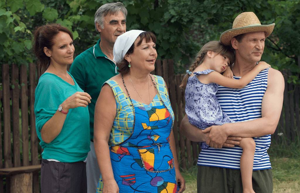 kadr-iz-seriala-svaty