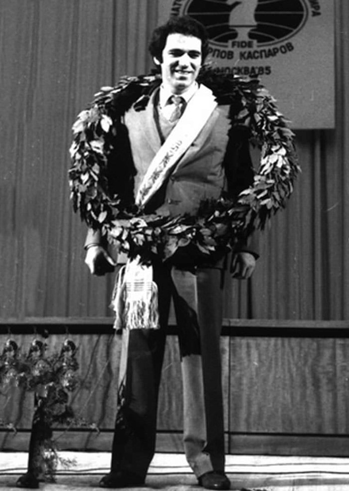 kasparov-posle-pobedy-na-chempionate-mira-fide-v-1985