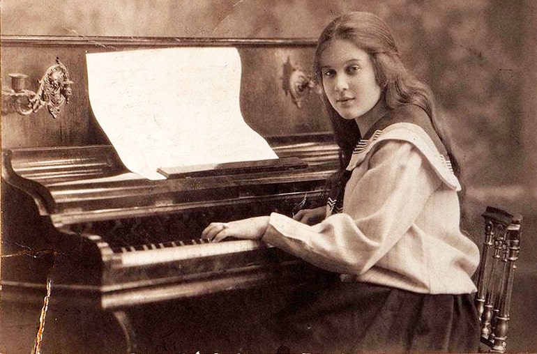 lyubov-orlova-v-yunosti