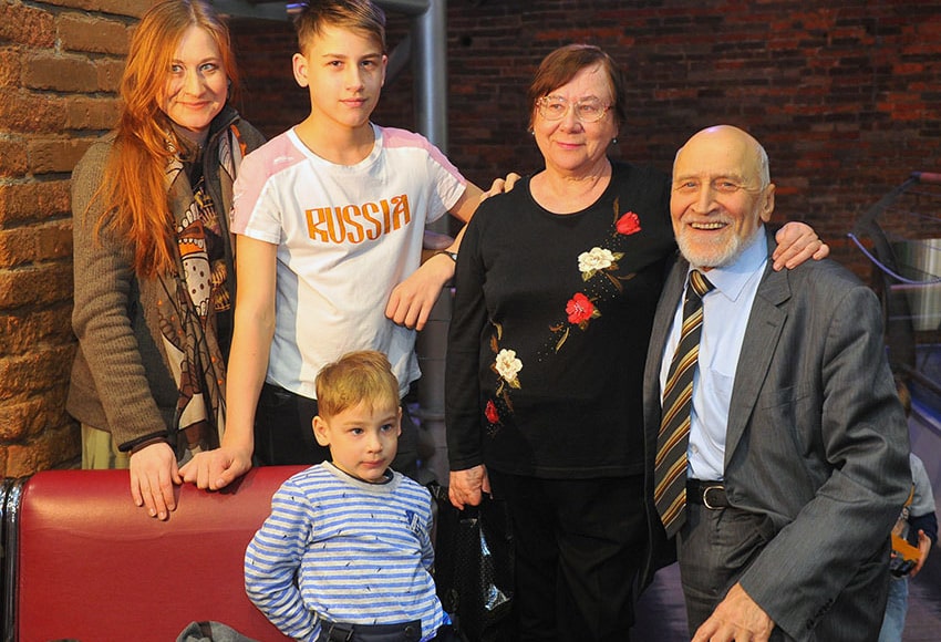 nikolaj-drozdov-i-ego-semya