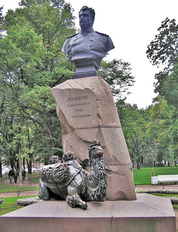 pamyatnik-v-aleksandrovskom-sadu-sankt-peterburga