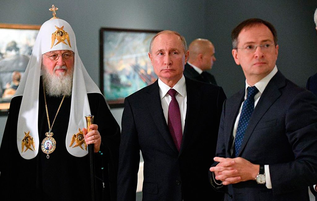 patriarh-kirill-i-vladimir-putin-i-vladimir-medinskij