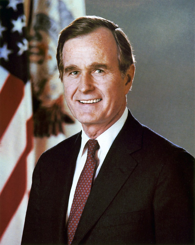 prezident-dzhordzh-bush-starshij