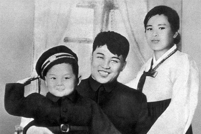 s-otczom-kim-ir-senom-i-mamoj-kim-chen-suk