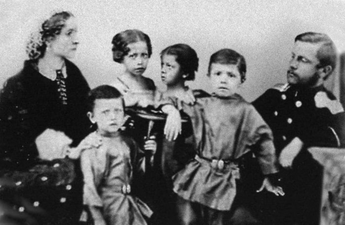 semya-mihaila-vrubelya