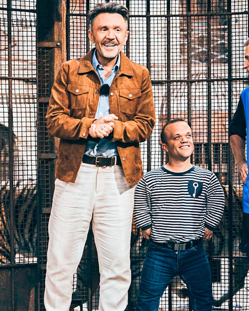 sergej-shnurov-v-shou-fort-boyard