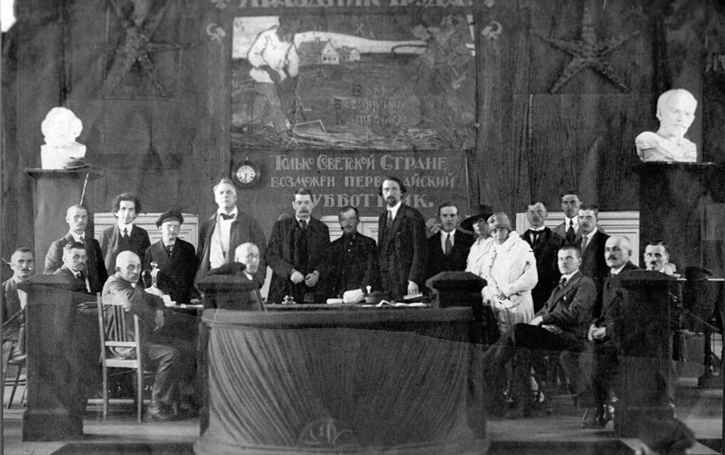 shalyapin-i-maksim-gorkij-v-prezidiume