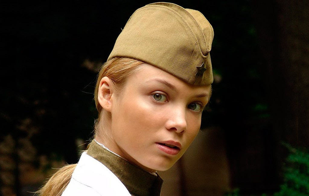 tatyana-arntgolcz-v-filme-pod-livnem-pul