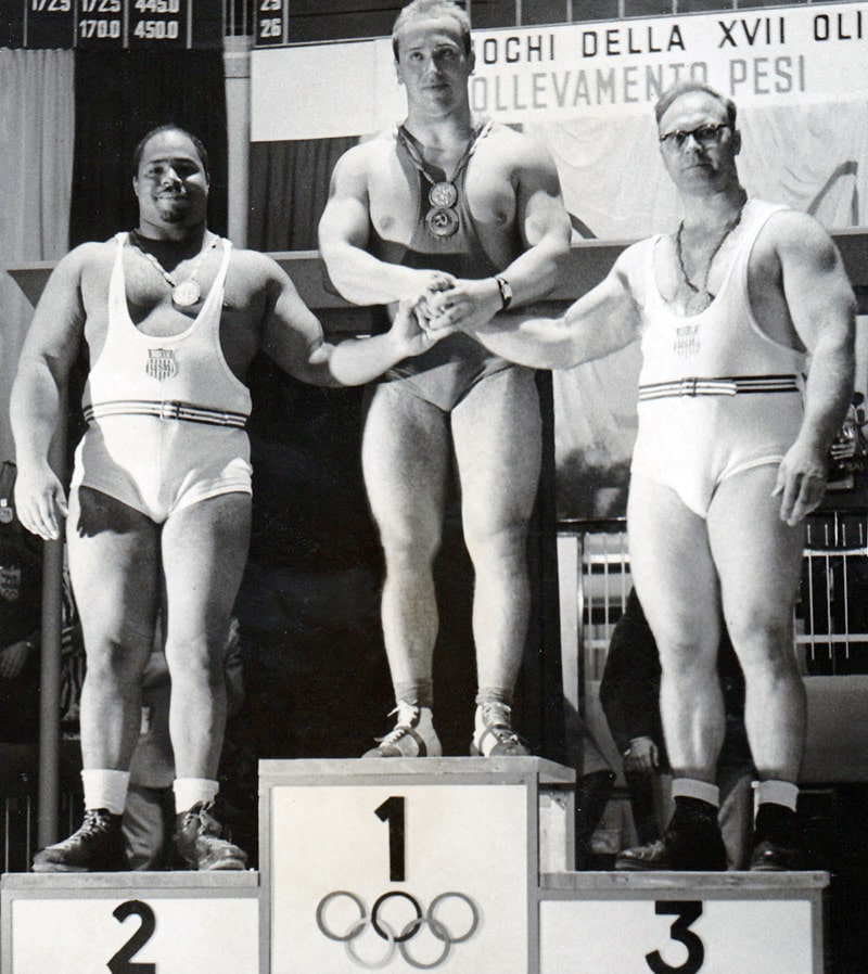 vlasov-na-pedestale-na-olimpijskih-igrah-1960