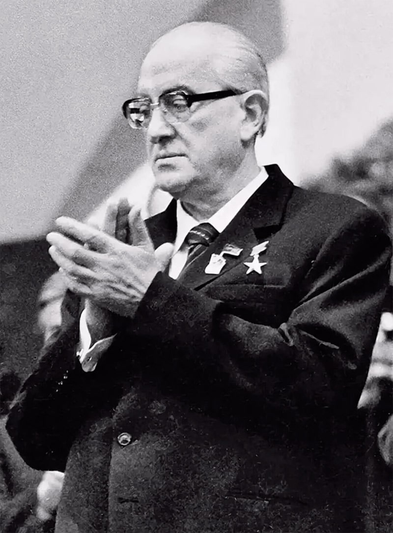 yurij-andropov-3